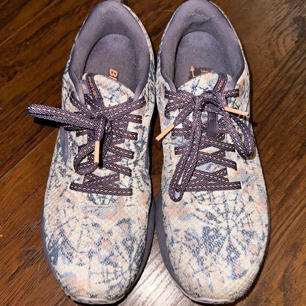 Brooks sneakers